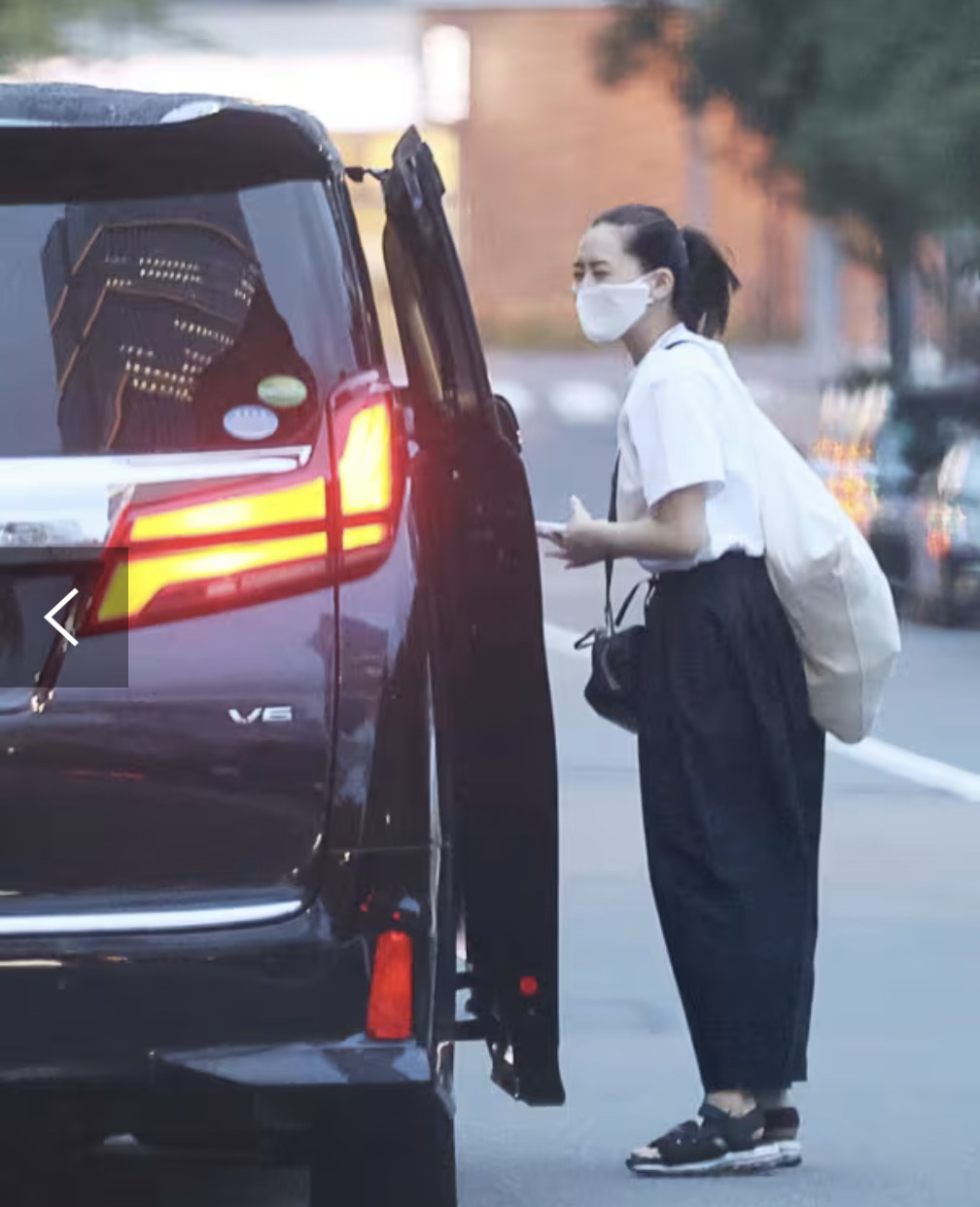 綾瀬はるかの愛車アルファード